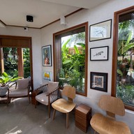 Hitch and Round Cafe Hitch and Round Cafe