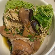 เมืองกรุง ก๋วยเตี๋ยวไก่มะระ วังหิน