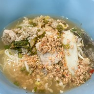ฉินโภชนา ก๋วยเตี๋ยวหมูต้มยำ สูตรโบราณ โชคชัย 4