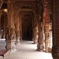 ปราสาทสัจธรรม