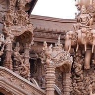 ปราสาทสัจธรรม