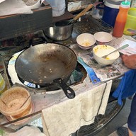 ข้าวไข่เจียว BTS สนามเป้า ทางออก 3