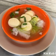 เมนูของร้าน ร้านข้าวแกงต้นโพธิ์(แกงเขียวหวานเนื้อวัว)เจ้าเก่าขายตรงนี้มากว่า40กว่าปี