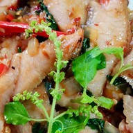 อั๊ยยะหมูทอด639 ทอดใหม่สดร้อนทุกเมนู อร่อยสะเด็ดน้ำมัน"
