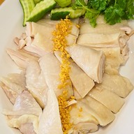 จิน ข้าวมันไก่สไตล์สิงคโปร์ จิน ข้าวมันไก่สไตล์สิงคโปร์