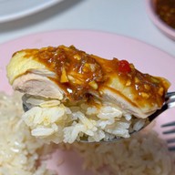 ข้าวมันไก่ ขนมจีนไหหลำ สวนสน โกอ่างโภชนา บางโพ