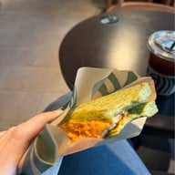 Starbucks Shinawatra Tower 3