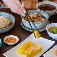 ข้าวต้มหลบมุม สูตรอาม่า สไตล์แต้จิ๋ว สาขาเพชรพระราม