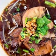 ก๋วยเตี๋ยวลุงหนั่น รัชดาภิเษกซอย18