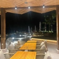 Maris Cafe And Eatery