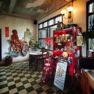 บรรยากาศ โต๊ะแดง - บ้านอาจ้อ Baan Ar-Jor บ้านอาจ้อ