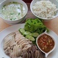 ธ.รุ่งเรือง ข้าวมันไก่ ก๊วยเตี๋ยวไก่