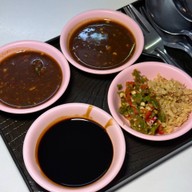 ข้าวมันไก่ ขนมจีนไหหลำ สวนสน โกอ่างโภชนา บางโพ