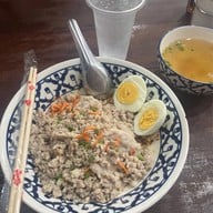 เล็กใหญ่ ก๋วยเตี๋ยวต้มยำโบราณ บรรทัดทอง