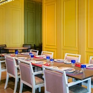 Albricias Restaurant โรงแรมชาเทรียม เรซิเดนซ์ สาทร กรุงเทพฯ