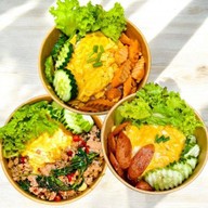 ข้าวไข่เจียวบุฟเฟ่ต์ - วัดไทร