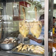 ข้าวมันไก่ ขนมจีนไหหลำ สวนสน โกอ่างโภชนา บางโพ