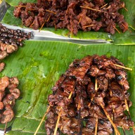 หมูปิ้ง ไก่ปิ้ง BTS สนามเป้า