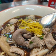 เมนูของร้าน เนื้อตุ๋นนายหนวด ถ.พระเทพ