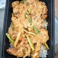 อร่อยเฉย...กะเพราถาด ลาดพร้าว-วังหิน