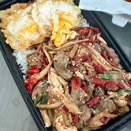 อร่อยเฉย...กะเพราถาด ลาดพร้าว-วังหิน