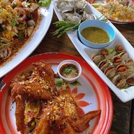 เมนูของร้าน เจ๊แพร โคตร-ละ-ยำ