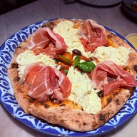 เมนูของร้าน Adirak Pizza  วัดร่ำเปิง