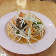 เมนูของร้าน เจ๊แดงสามย่าน ส้มตำ คอหมูย่าง สยาม