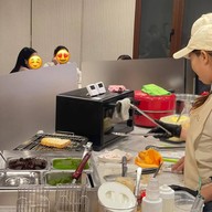 อาเว้ง ถนนราชวงศ์