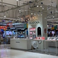 บรรยากาศ The Mall Thapra