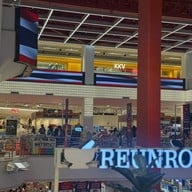 บรรยากาศ The Mall Thapra