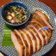 ล้านเลื่องลาว ทางด่วนจตุโชติ