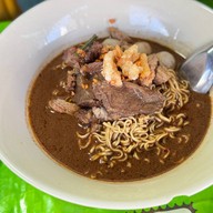 ก๋วยเตี๋ยวเรือแม่จันทร์ ร้านอร่อยซอยเสือใหญ่(ต้นตำหรับ)