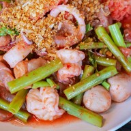 เสี่ยครัวไทย ถ.เฉลิมพระเกียรติ ร.๙