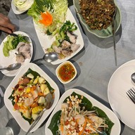 ร่มไม้ใหญ่ เรสเตอรองท์