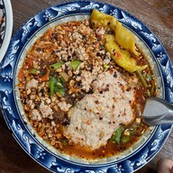 เล็กใหญ่ ก๋วยเตี๋ยวต้มยำโบราณ บรรทัดทอง