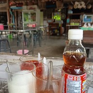 ก๋วยเตี๋ยว สี่ จอ