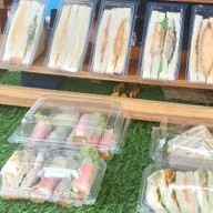 ร้านแชนวิชอร่อยเฉย หมู่บ้านเรือนตะวัน