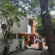 บรรยากาศ มิตร Mitt Restaurant & Space อารีย์