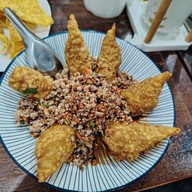 เล็กใหญ่ ก๋วยเตี๋ยวต้มยำโบราณ บรรทัดทอง