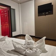 Gallery Lake View Hotel