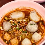 เมนูของร้าน ปิงก๋วยเตี๋ยวลูกชิ้นปลาทำเอง (สาขาตลาดศรีสวัสดิ์สาย 4) ตลาดศรีสวัสดิ์