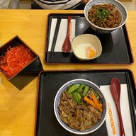 Yoshinoya โยชิโนยะ ข้าวหน้าเนื้อ ข้าวหน้าหมู เมกาบางนา