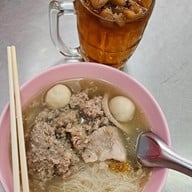 เมนูของร้าน รุ่งเรือง (ตั๋ง) ก๋วยเตี๋ยวหมู สุขุมวิท26 เจ้าเก่า สุขุมวิท 26
