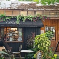 บรรยากาศ ELLE Café PATTAYA