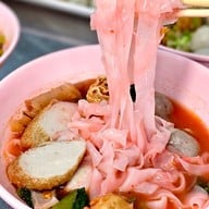 เมนูของร้าน ปิงก๋วยเตี๋ยวลูกชิ้นปลาทำเอง (สาขาตลาดศรีสวัสดิ์สาย 4) ตลาดศรีสวัสดิ์
