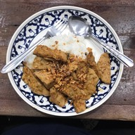 เมนูของร้าน เล็กใหญ่ ก๋วยเตี๋ยวต้มยำโบราณ บรรทัดทอง