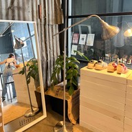 บรรยากาศ ไล-บรา-รี่ : a COFFEE ROASTER by li-bra-ry warehouse 30 , เจริญกรุง 30