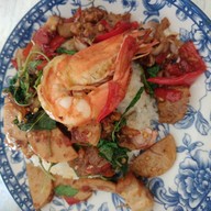 เย็นตาโฟ ถนนบันเทิง&ข้าวกระเพราทำถึง