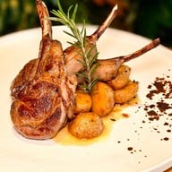 เมนูของร้าน Albricias Restaurant โรงแรมชาเทรียม เรซิเดนซ์ สาทร กรุงเทพฯ